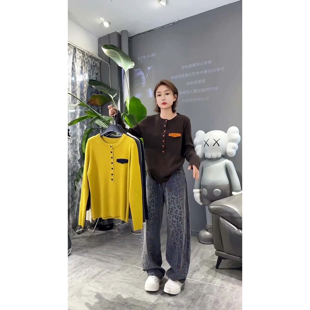 欧货新款时尚百搭圆领半纽扣撞色长袖针织毛衣