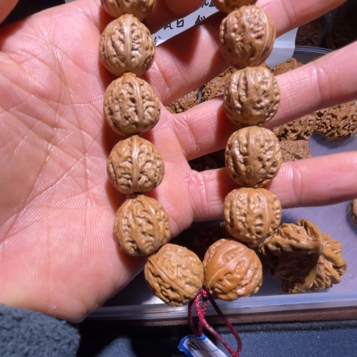 文玩核桃手串秋子
