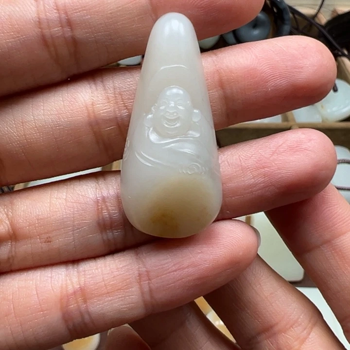 和田玉未镶嵌挂件佛