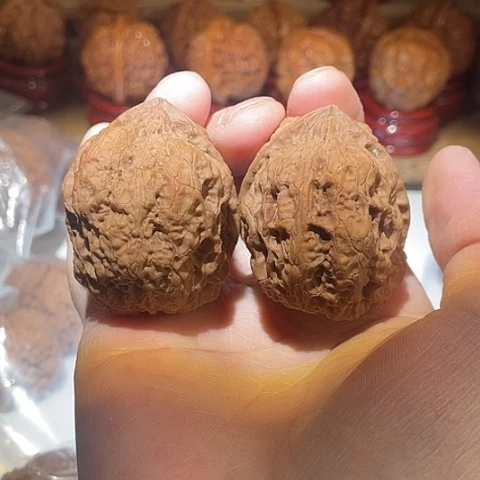 文玩核桃把件老款鼻烟壶带彩47