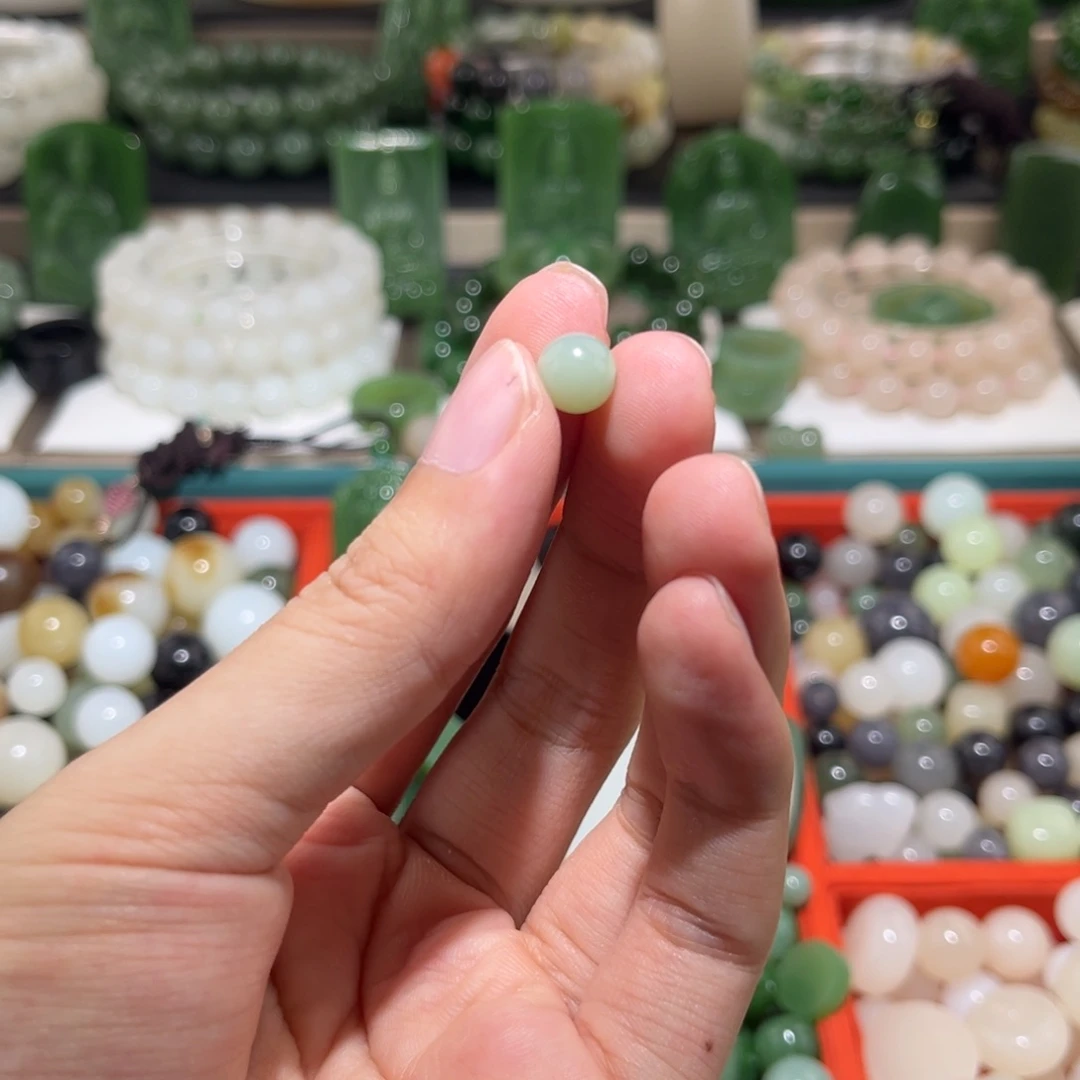 快***乐和田玉未镶嵌珠宝半成品卡8粉青单珠