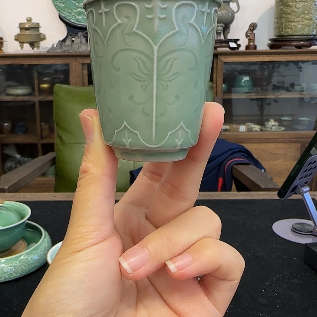 闻香杯玉兰杯闻香杯豆青刻绘