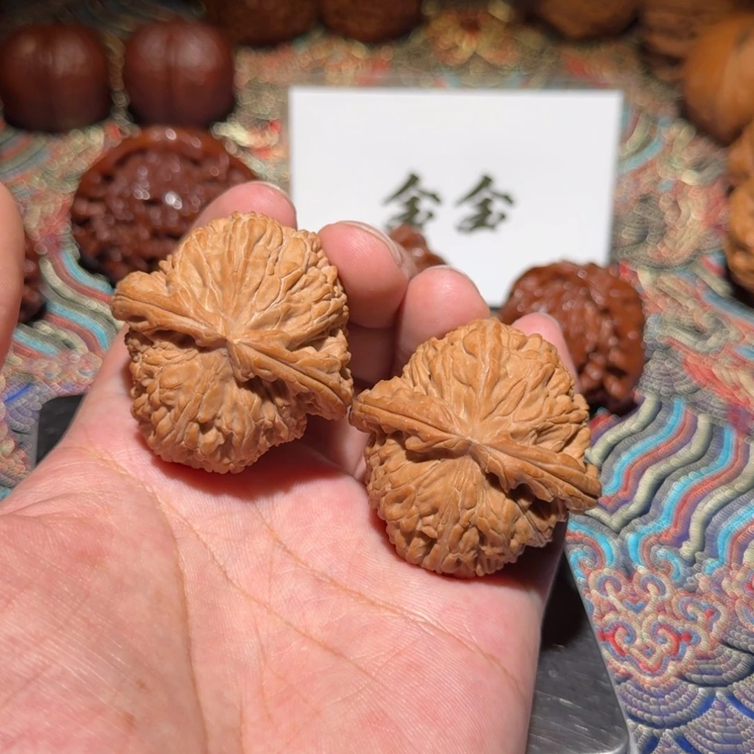 把件核桃712闷白，尺寸42