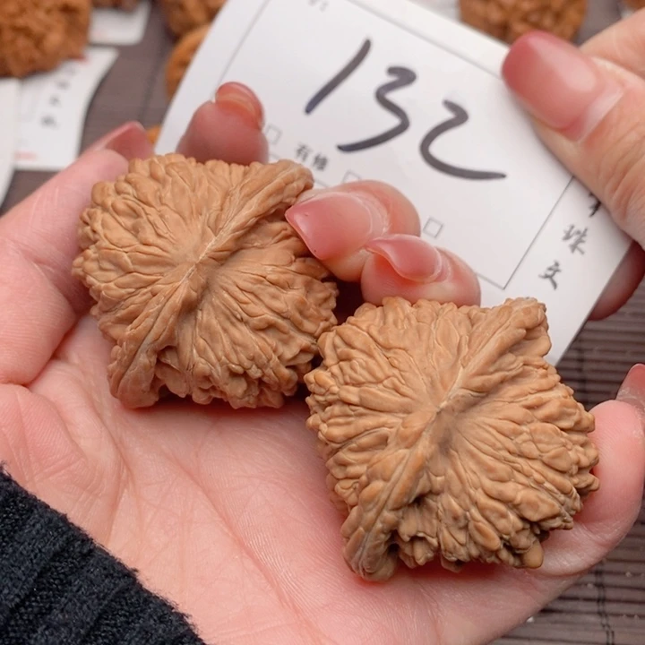 文玩核桃吊坠47全品楼子132