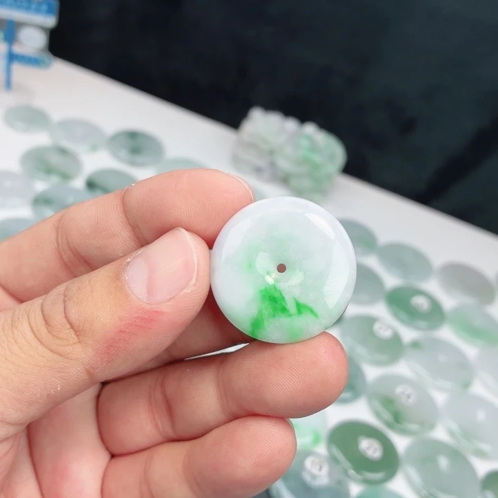 翡翠未镶嵌颈饰缅甸天然A货翡翠29.2-5.5