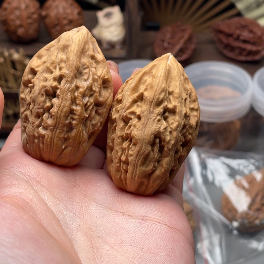 文玩核桃把件楸刀鱼57花皮
