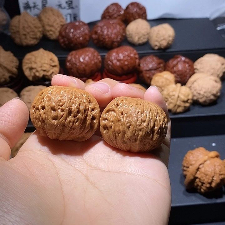 文玩核桃吊坠铁锤