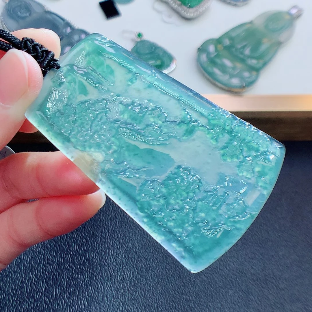翡翠颈饰未镶嵌翡翠