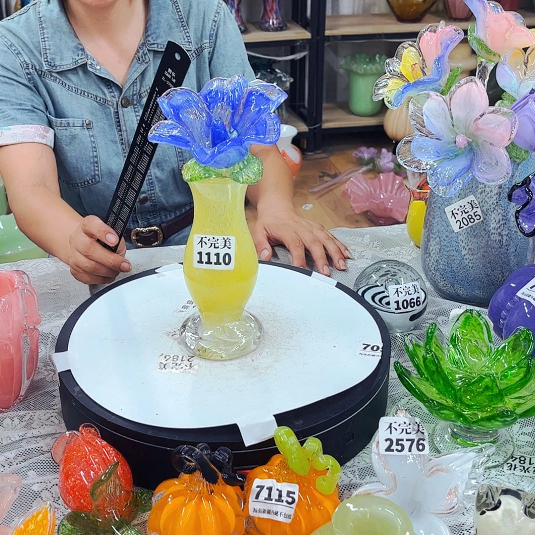 一套 家悦琉璃工艺品瓶不完美