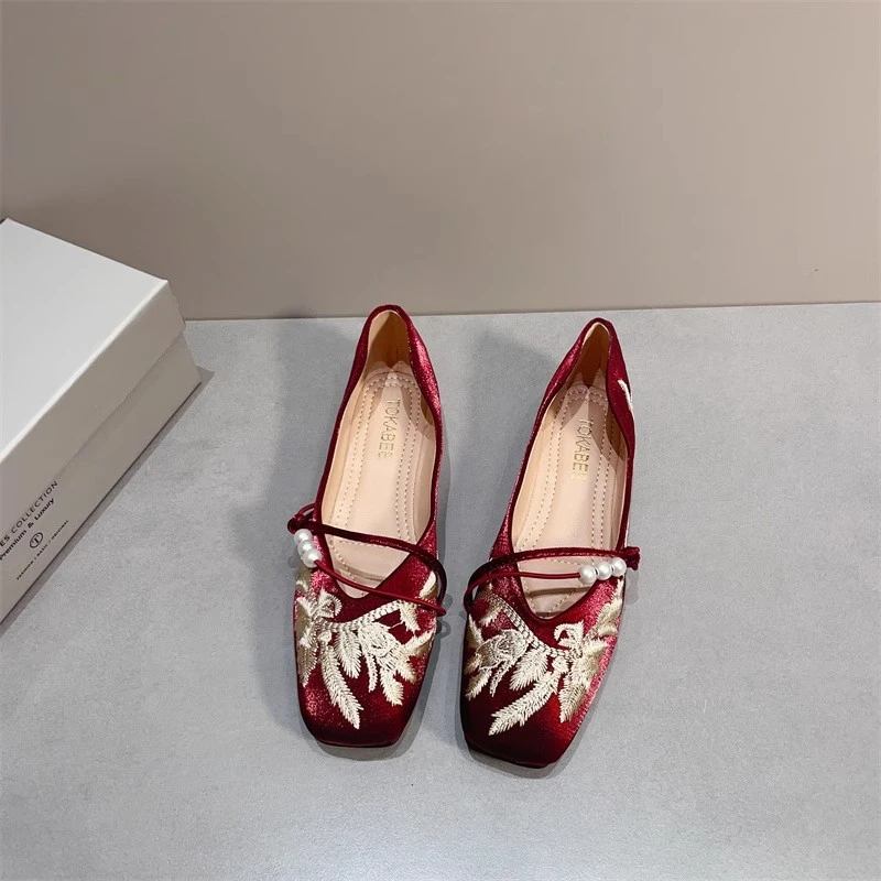 ZaSaFran复古新中式珍珠刺绣方头平底单鞋女红色婚鞋软底配裙子鞋