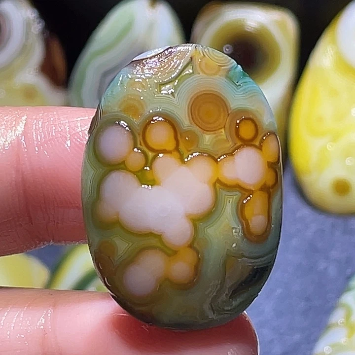 玛瑙/玉髓未镶嵌珠宝奇石