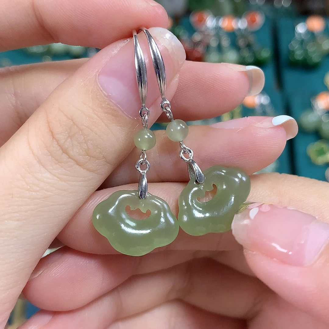 和田玉银S925镶嵌耳饰如意卡16左右