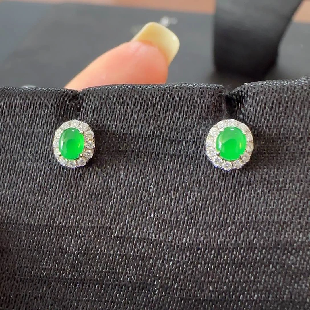 翡翠耳饰18K金镶嵌蛋面