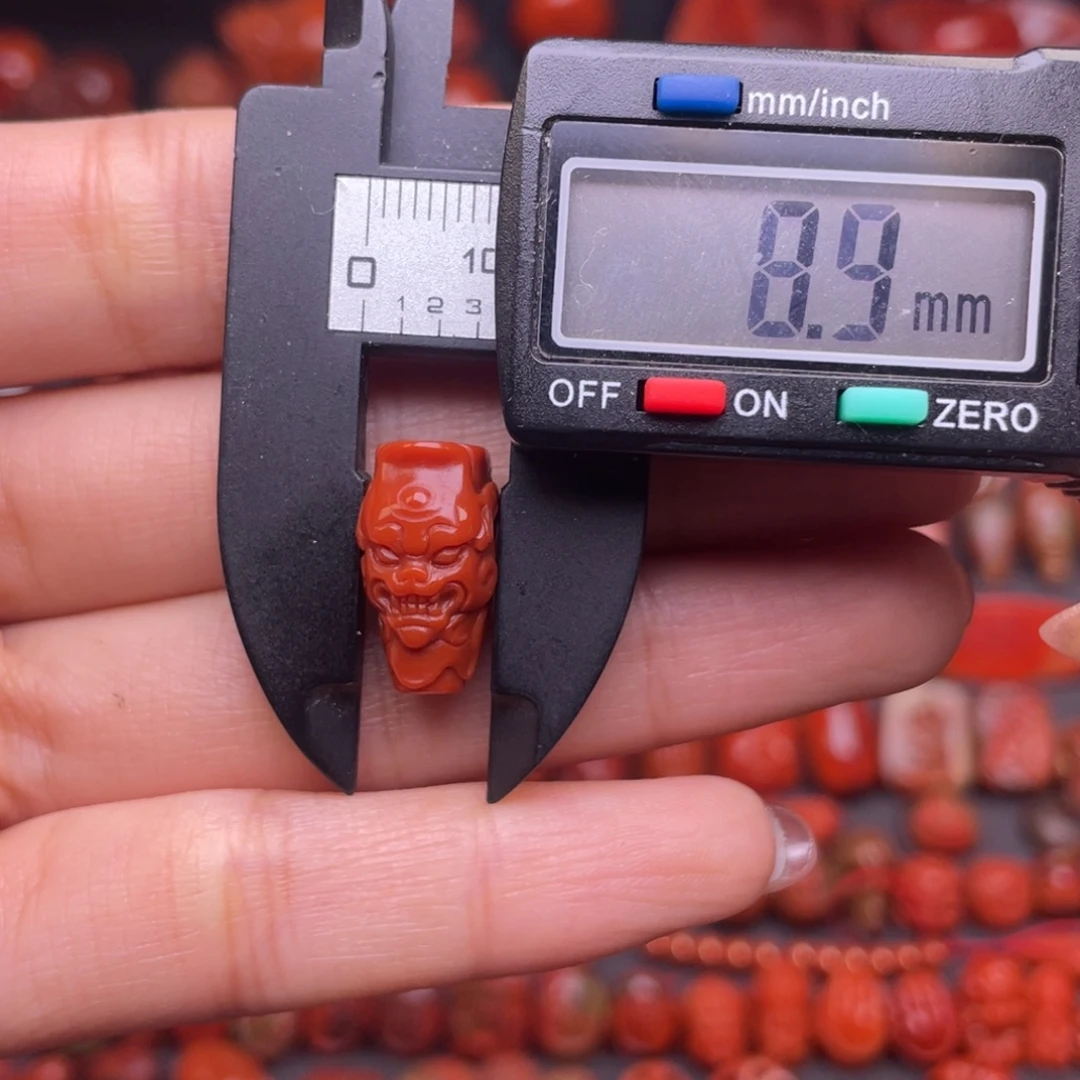 南红玛瑙未镶嵌无相隔片款兽面三通款