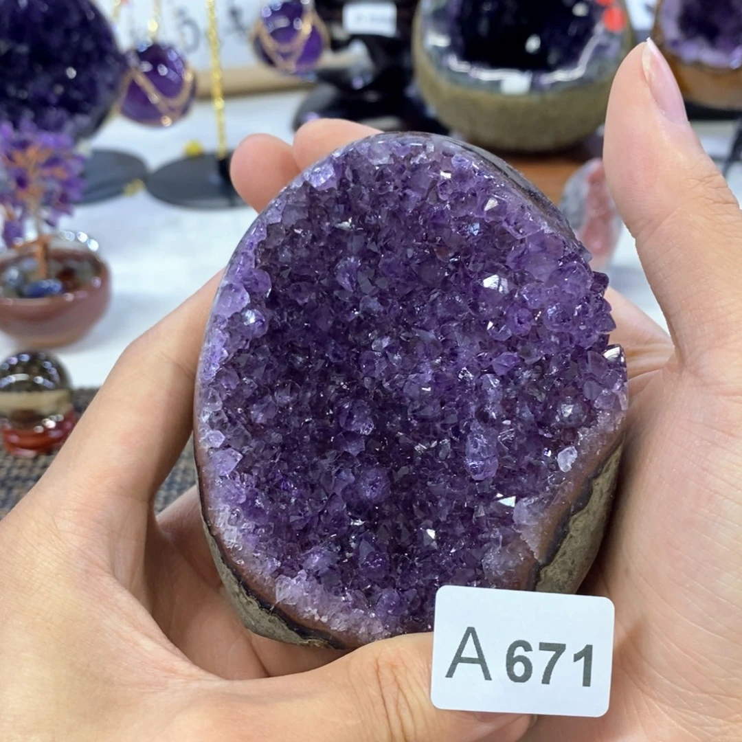 未镶嵌水晶大型摆件（非配饰）