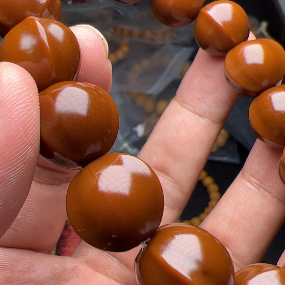 猴头核桃吊坠拉开