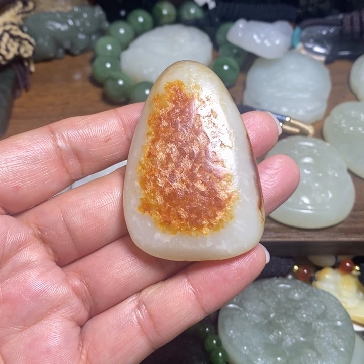 和田玉未镶嵌车挂