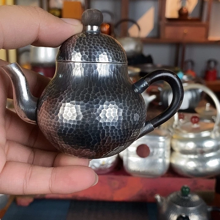 一***植手工制作紫铜壶工艺
