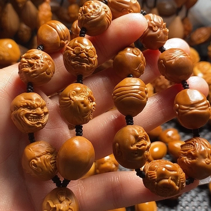 吊坠橄榄核恶僧手持