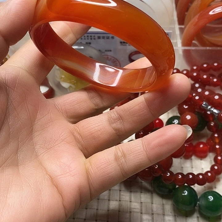 玛瑙/玉髓未镶嵌手镯