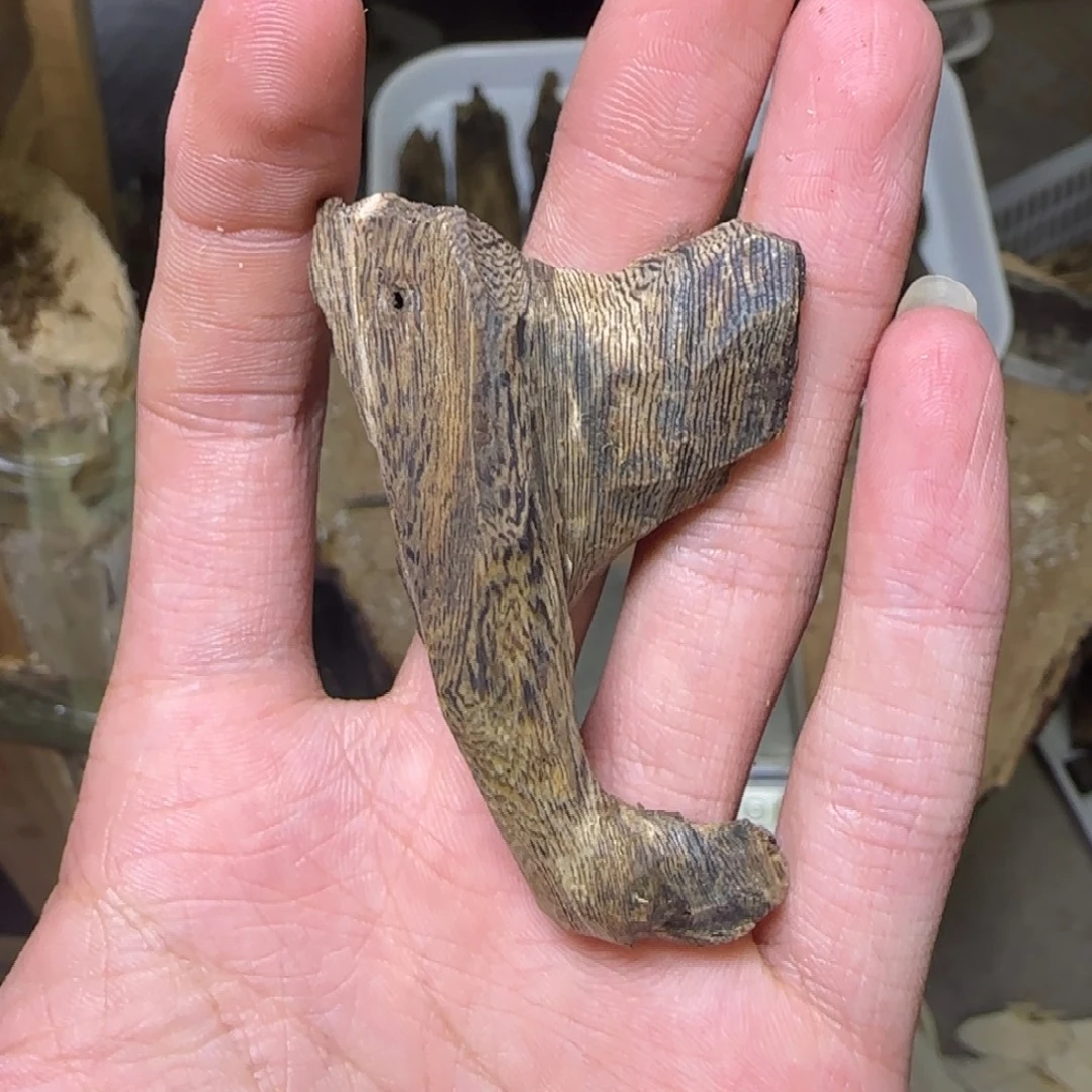 沉香天然吊坠发一份