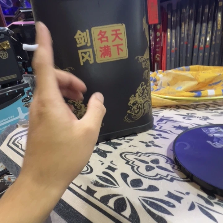 剑冈黑色打水桶一个