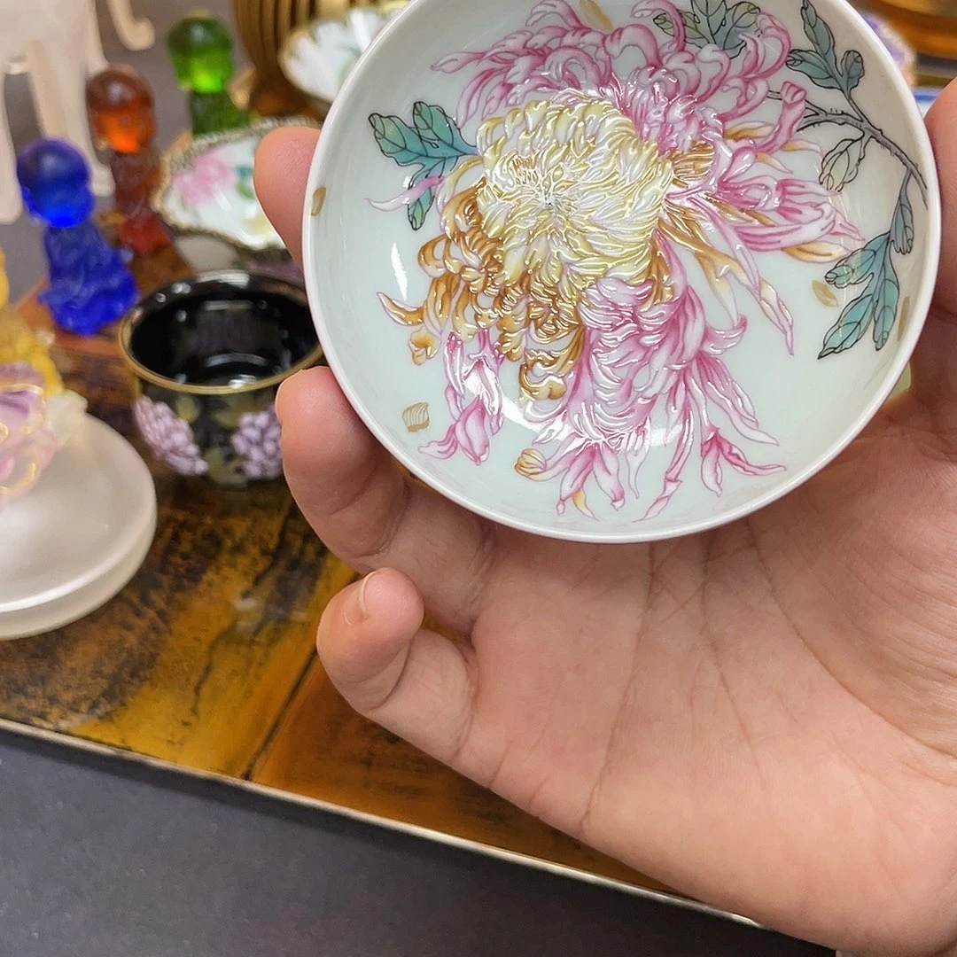 萍***茶杯子里还有很多东西