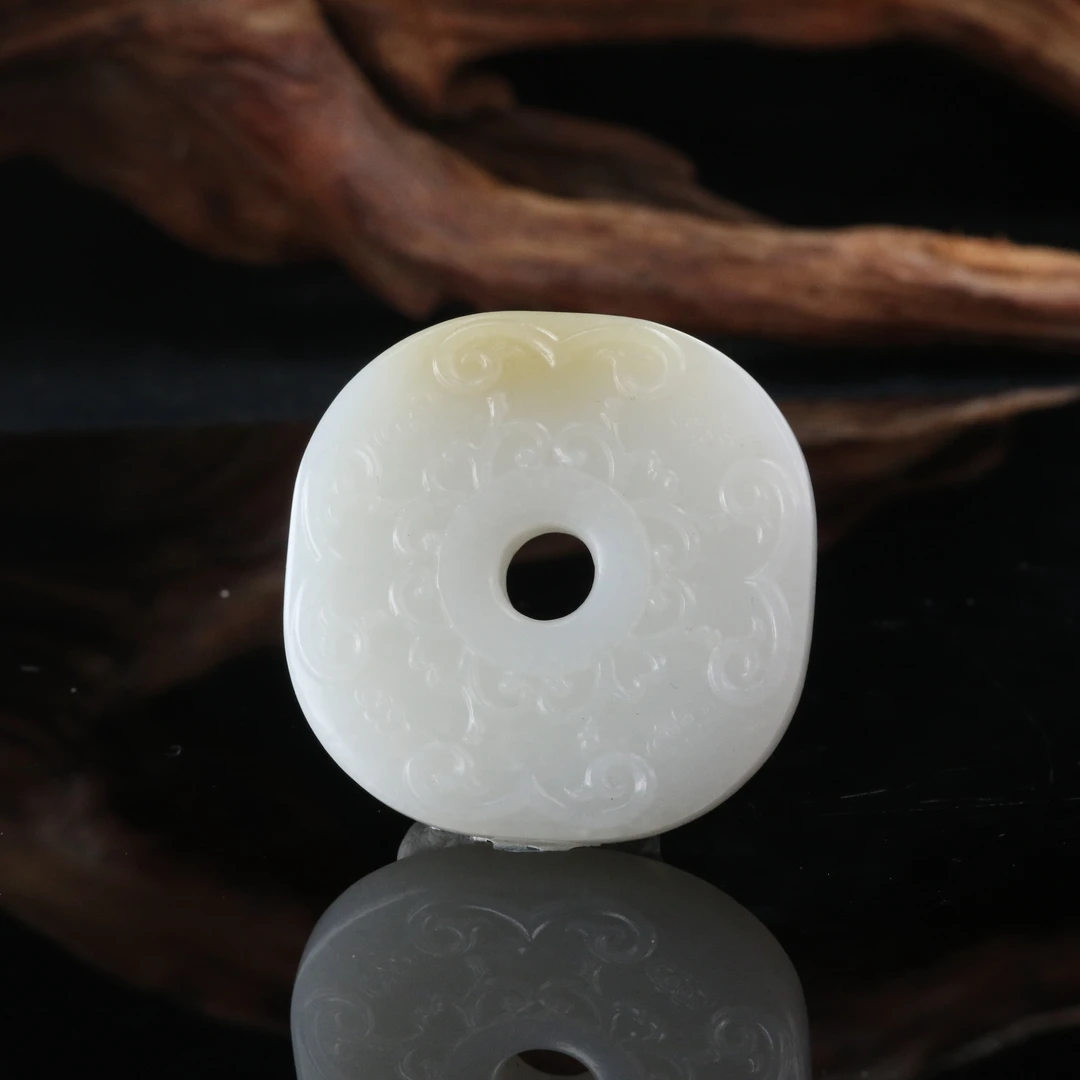 15和田玉糖白仿古平安扣/600510上海嘉禾拍卖