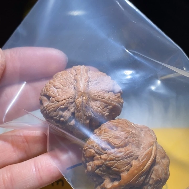 刘***贵桃核吊坠有黄有修