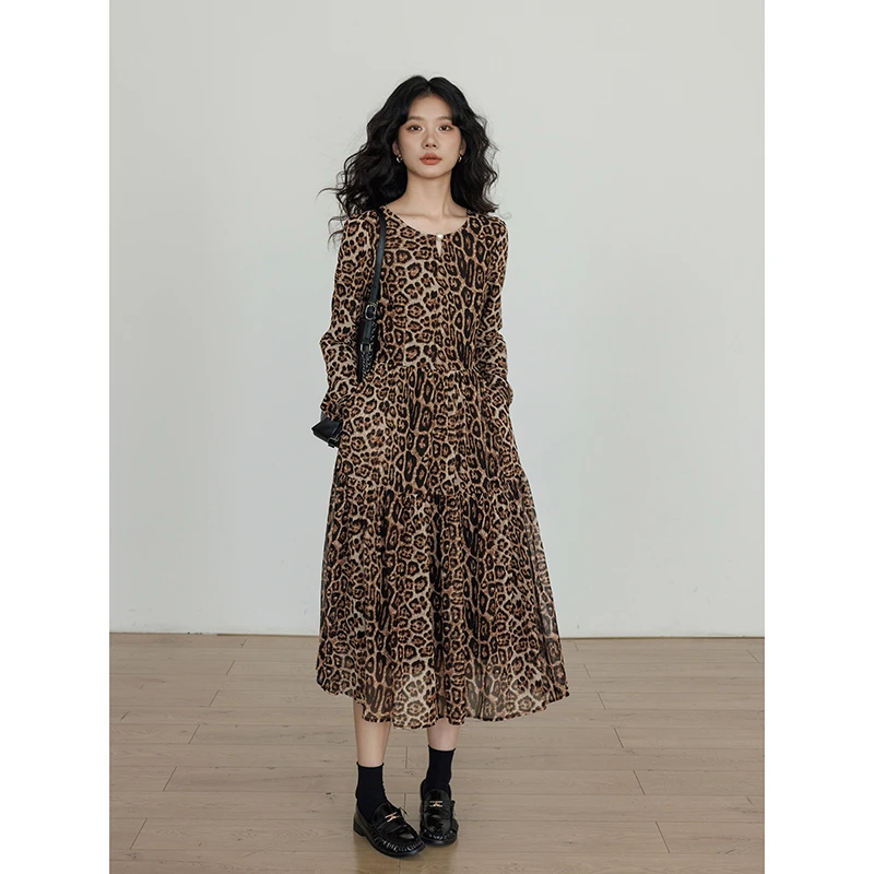 vastand维尚 秋季复古圆领豹纹长袖连衣裙老钱风气质显瘦长裙子女