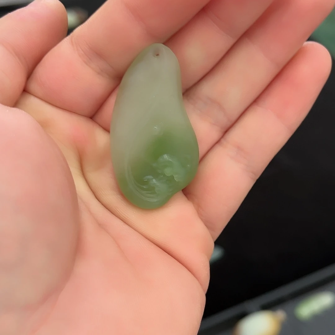 【闪购商品】颈饰未镶嵌和田玉（糖玉）