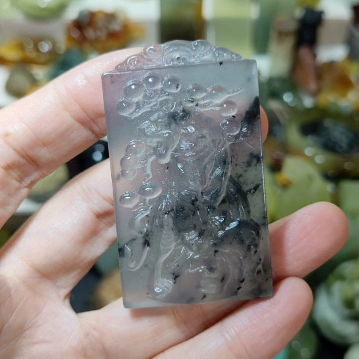 朱***语岫玉未镶嵌挂坠款式