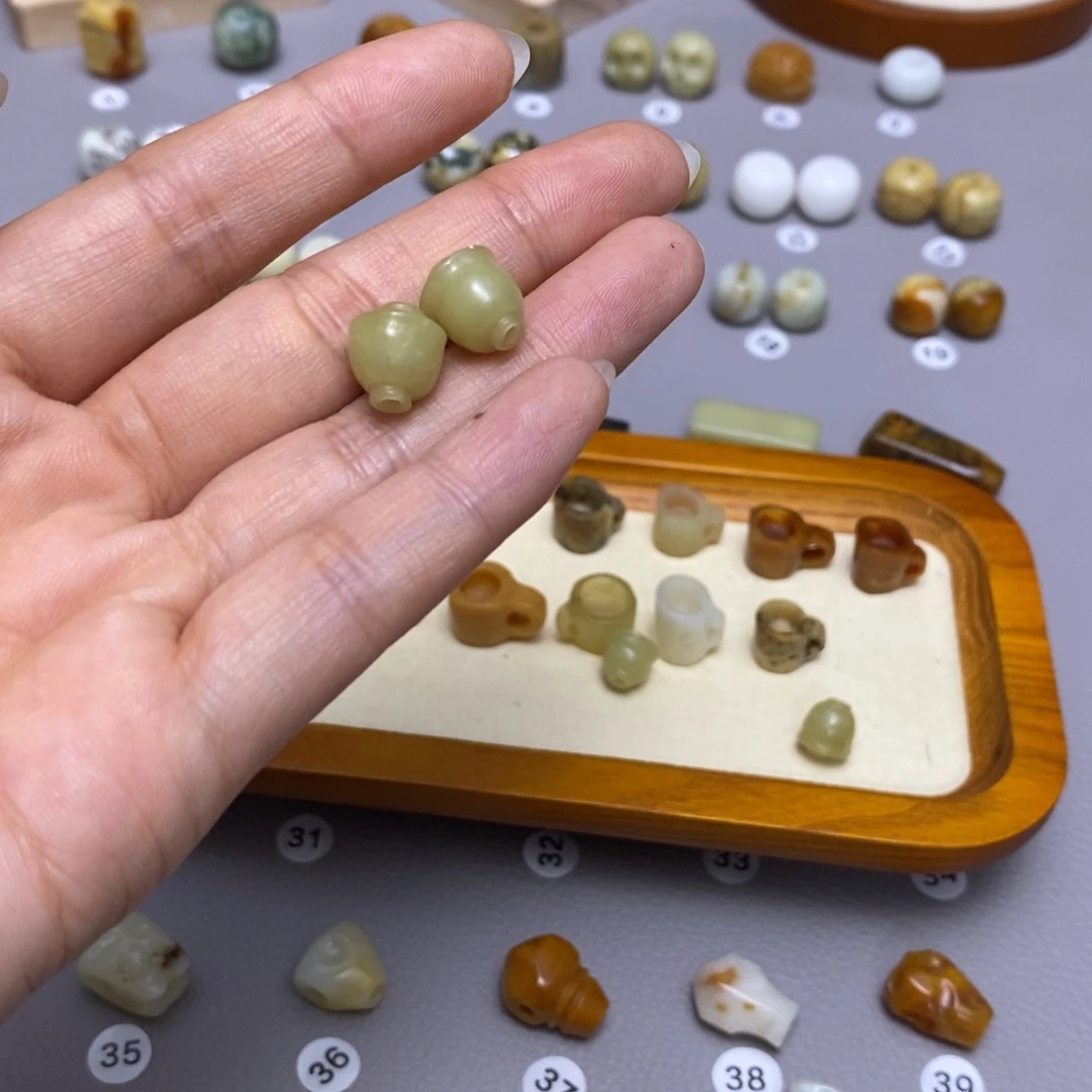 蛇纹石玉配饰合金?****阳