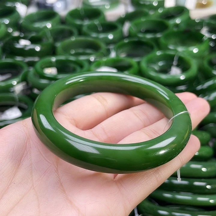 未镶嵌手镯和田玉（碧玉）