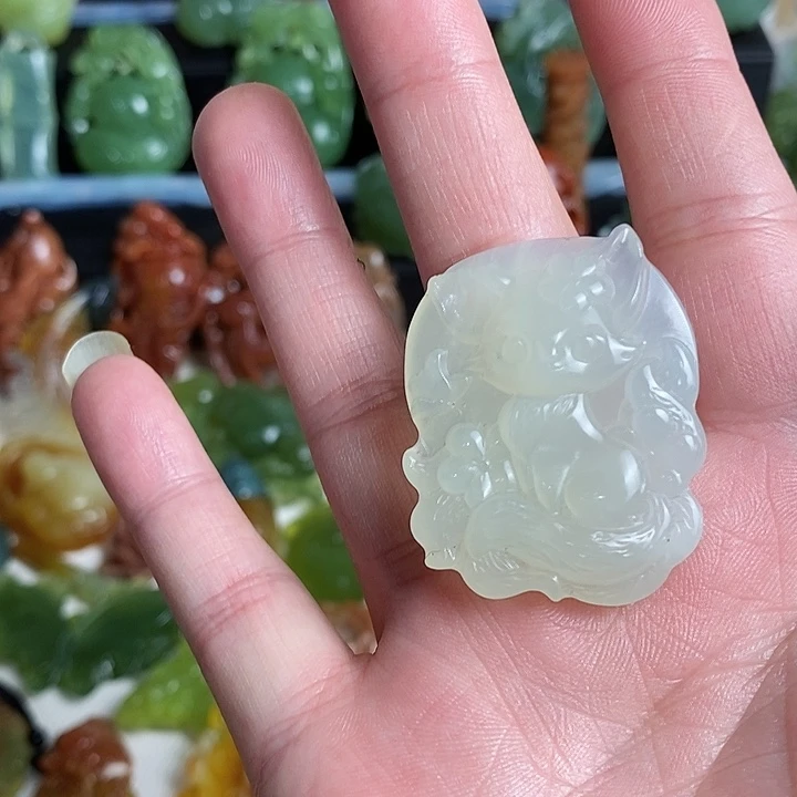 未镶嵌蛇纹石玉颈饰