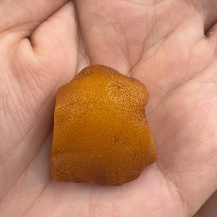 琥珀未镶嵌裸石7.2克