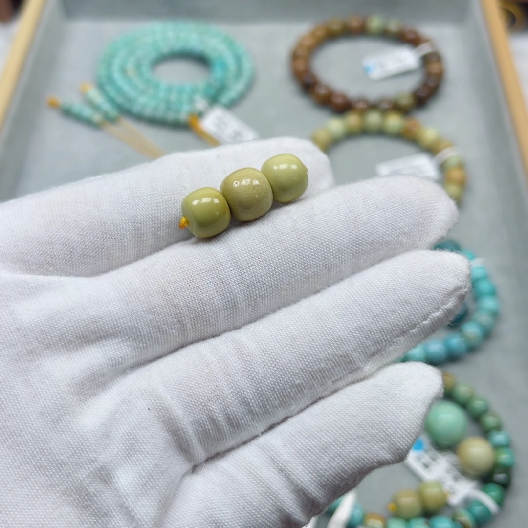 绿松石未镶嵌挂件