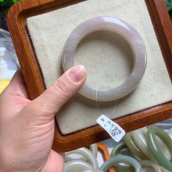 石英质玉（佘太翠）未镶嵌手镯54.3