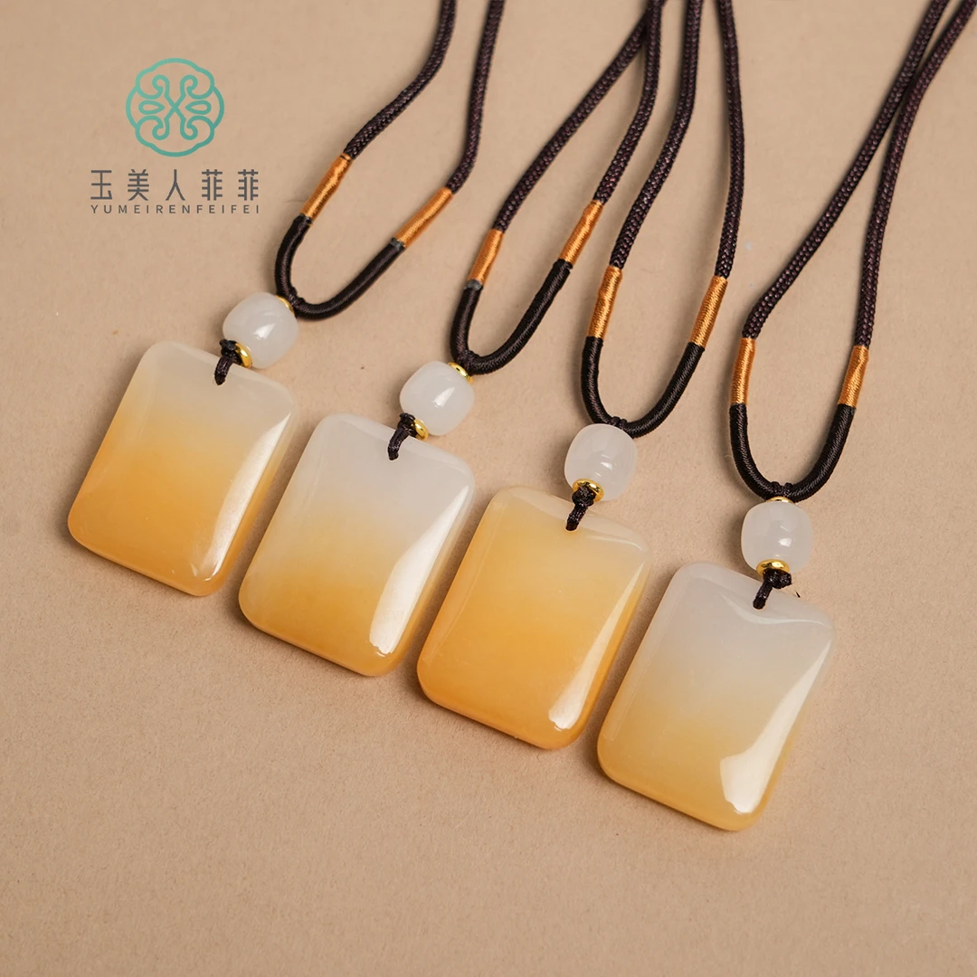 菲菲珠宝好*缅黄渐变无事牌吊坠约26*35mm/多样性发一