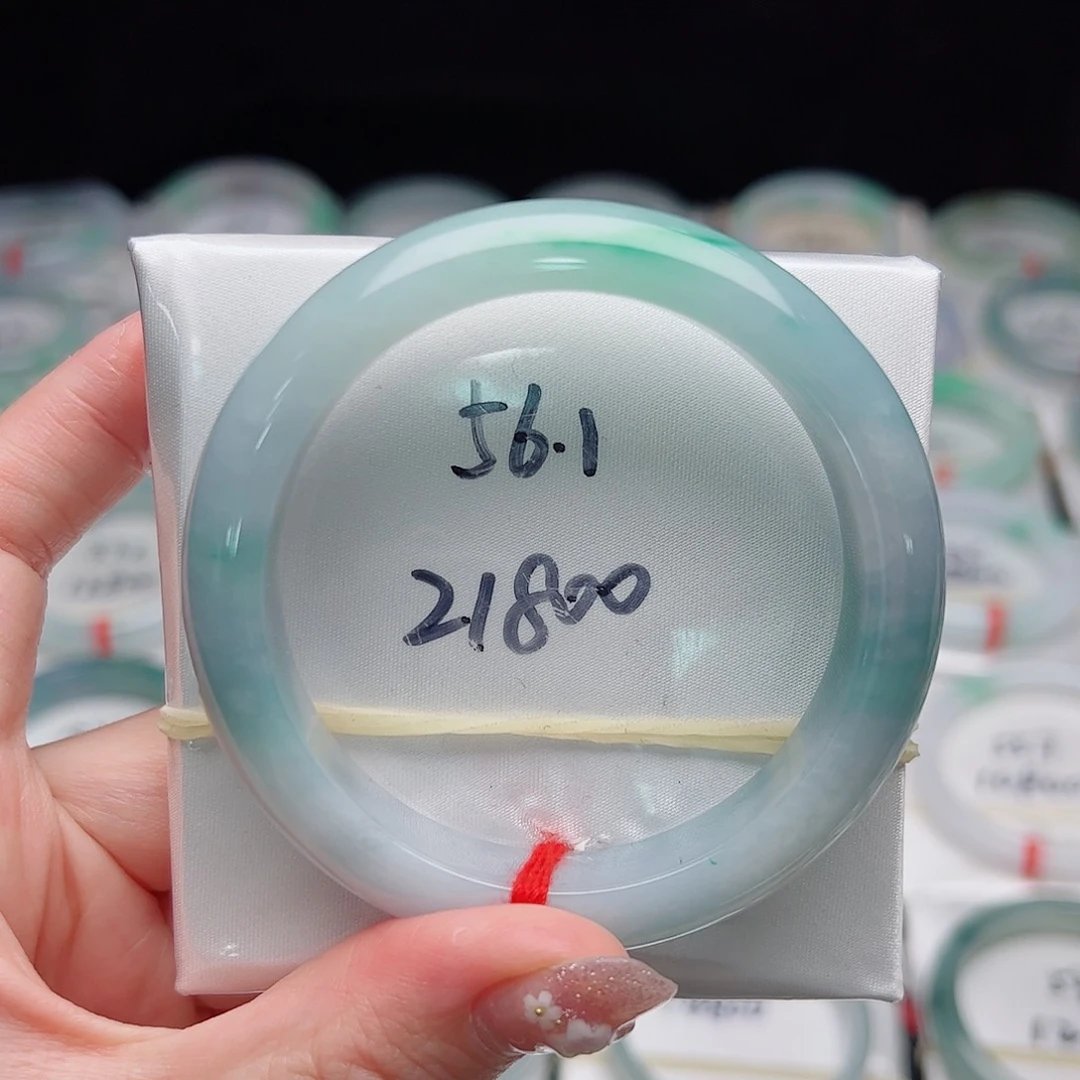 翡翠手镯未镶嵌天然