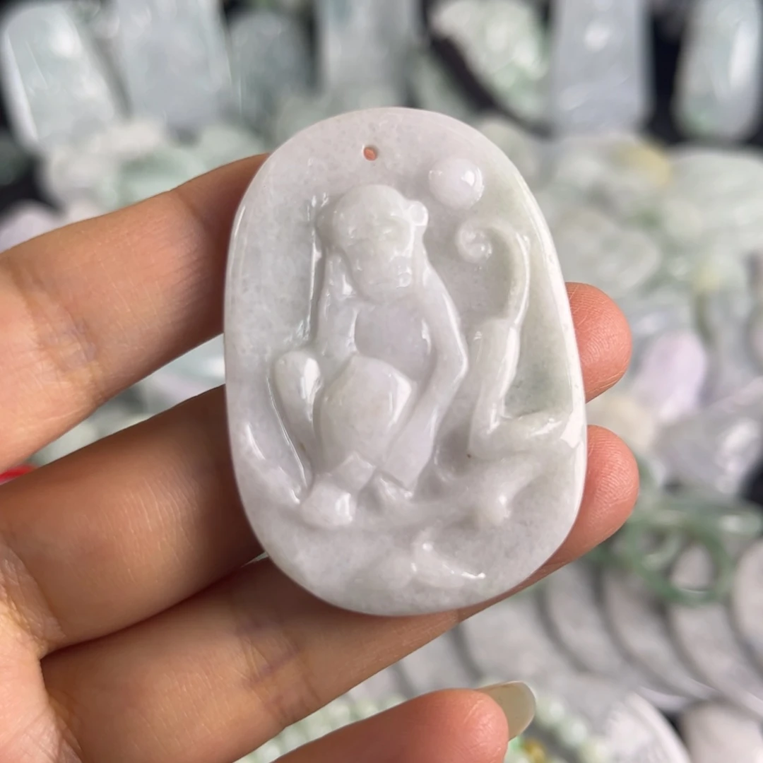 翡翠未镶嵌吊坠(不含链)瑕疵