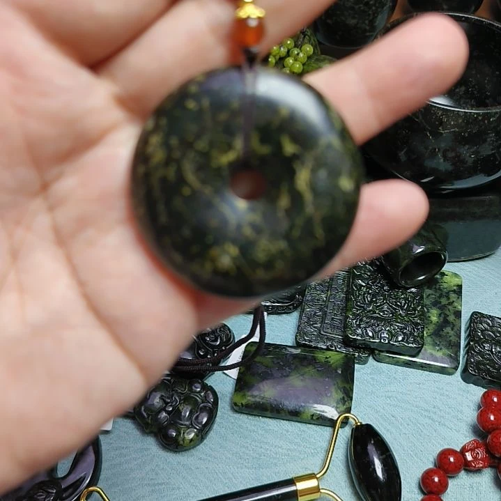 用***5蛇纹石玉合金平安扣平安扣
