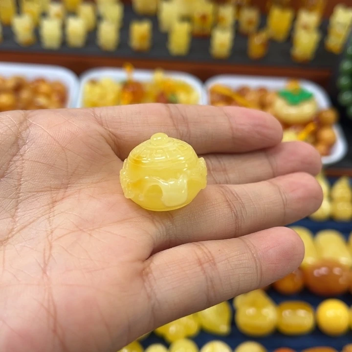 琥珀未镶嵌裸石壶