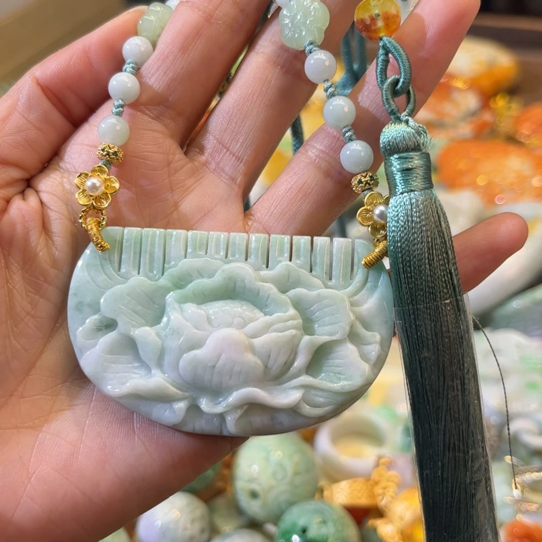 翡翠颈饰未镶嵌待编款