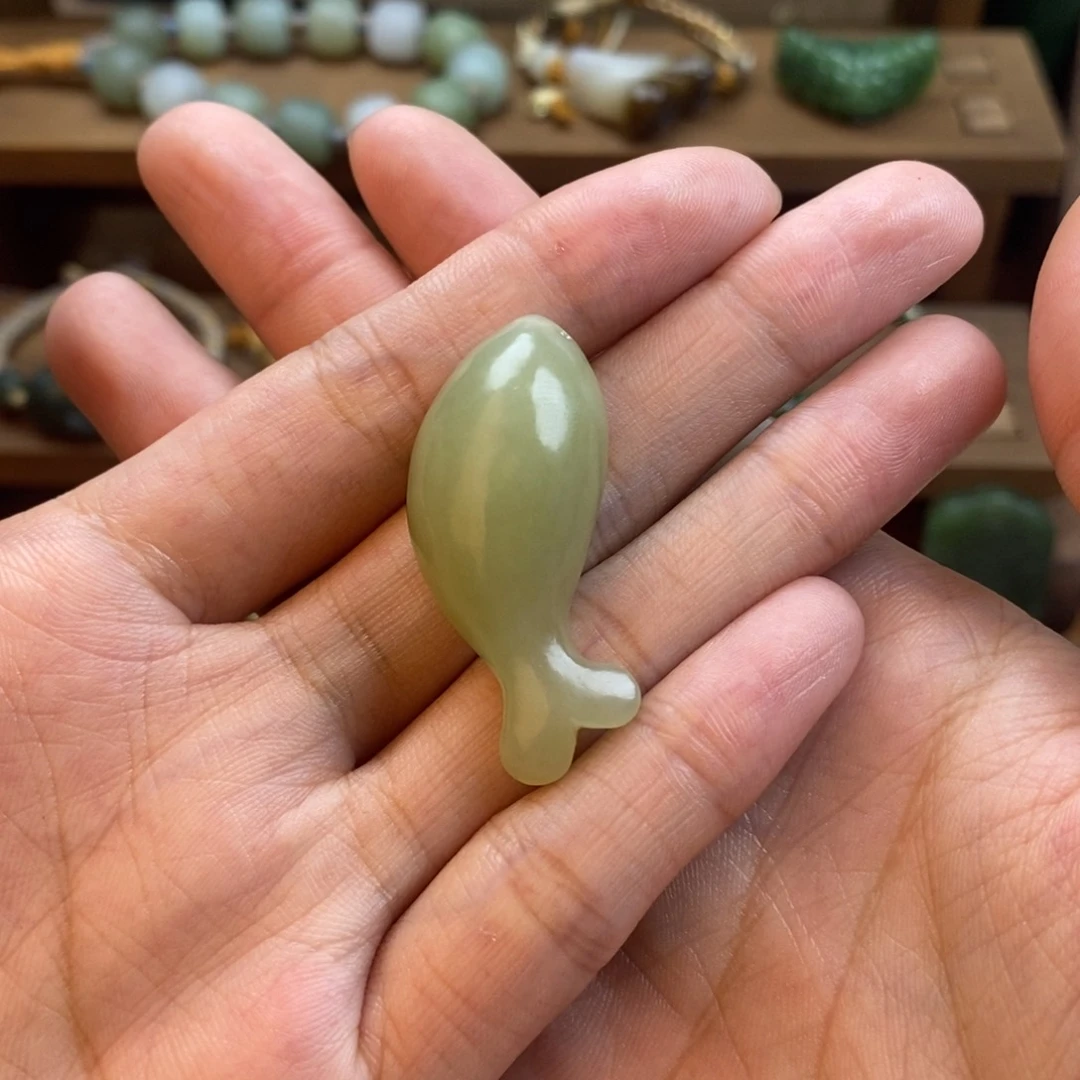 和田玉未镶嵌颈饰雪*儿