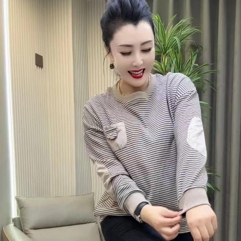 51111条纹衫气质条纹厚款宽松型拼接长袖上衣卫衣假两件套头圆领