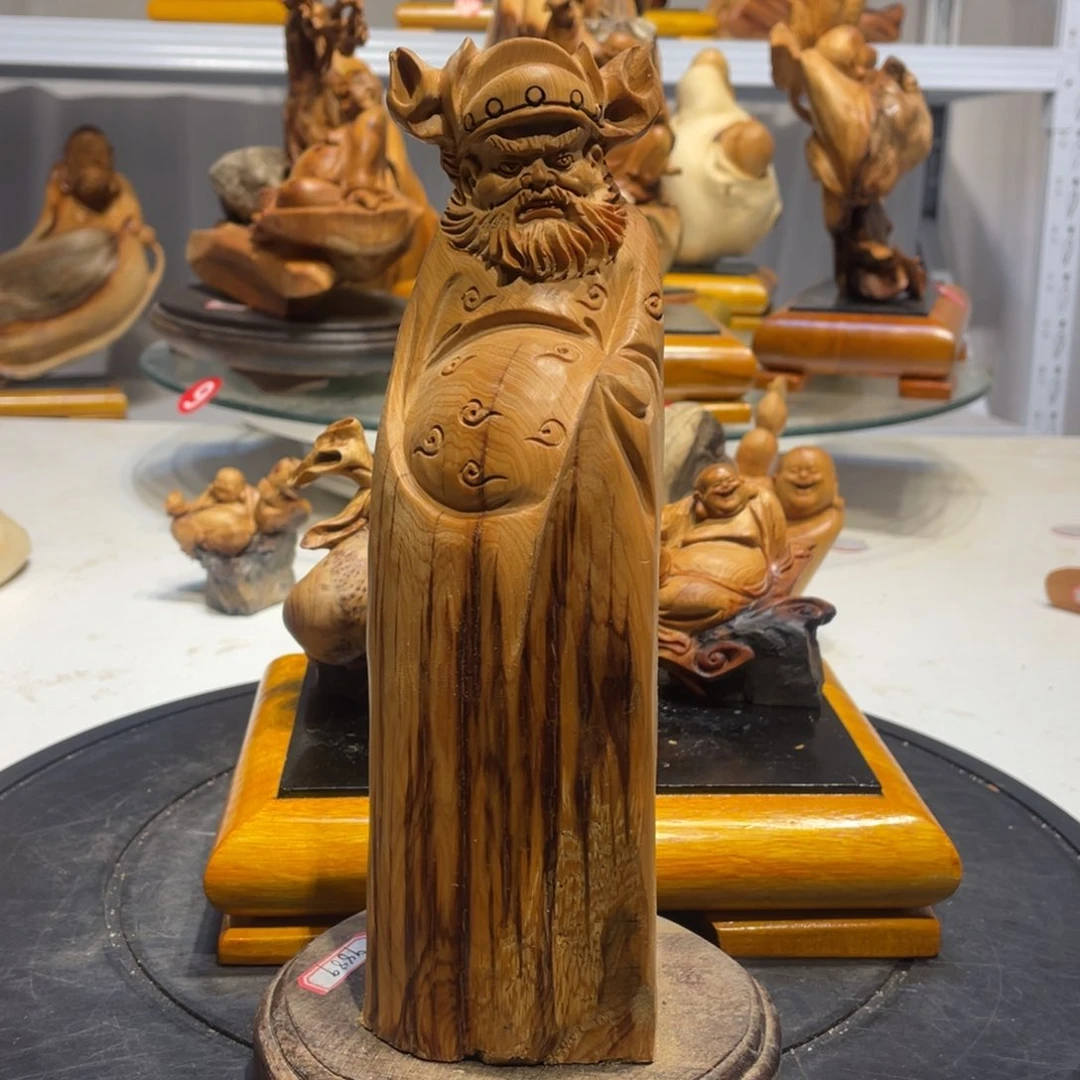 柏木工艺品和其他物品的