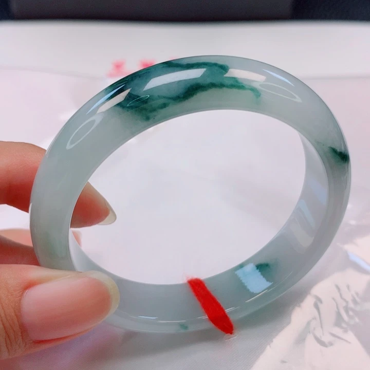 翡翠未镶嵌手镯52圈