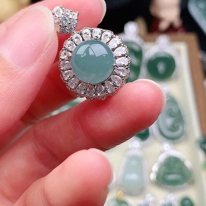 颈饰未镶嵌翡翠吊坠