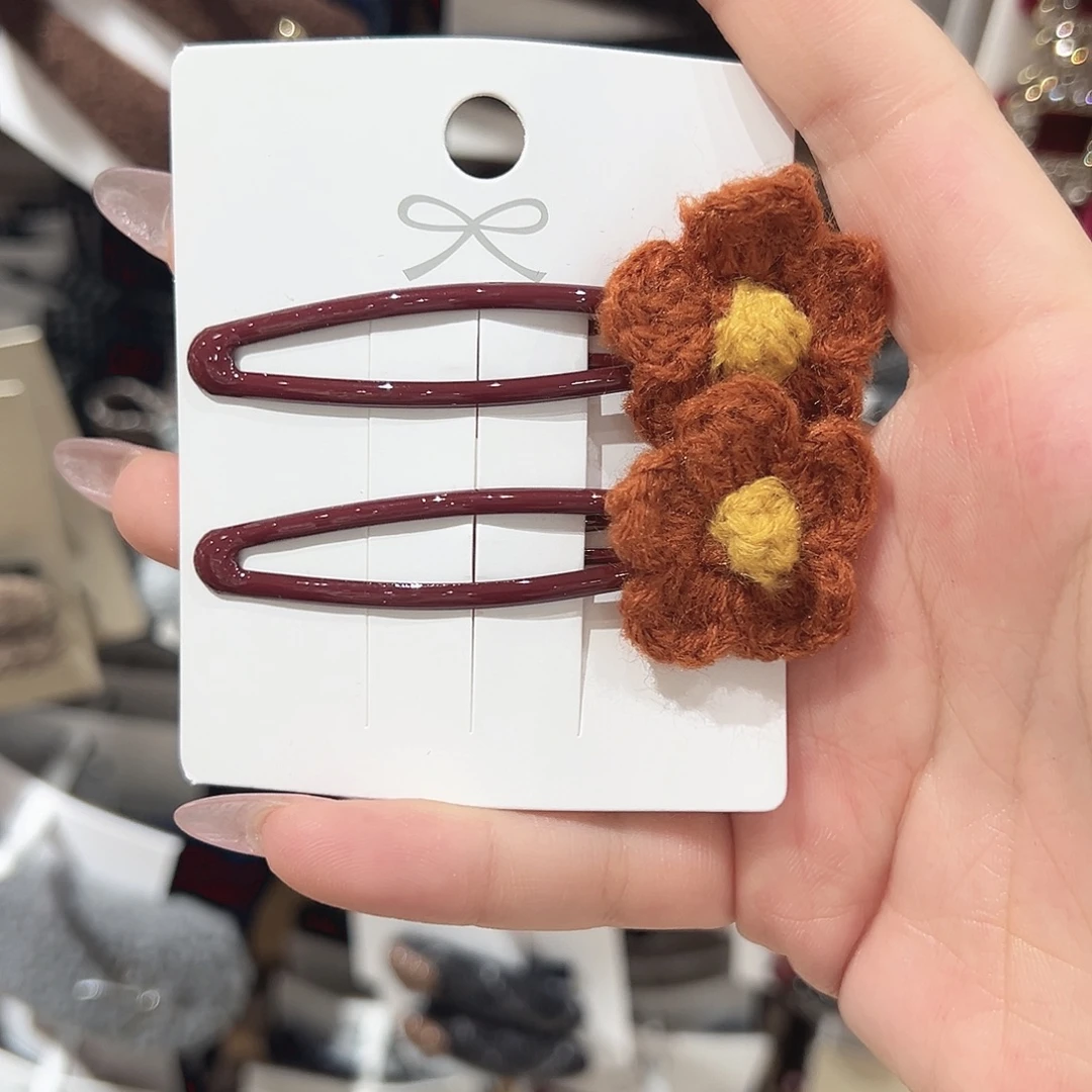 皮质铁合金绿色毛线花花掰掰夹